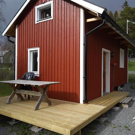 Nyrenoverad Charmig Gaeststuga Med Sovloft I Jaerpen Jarpen Екстериор снимка